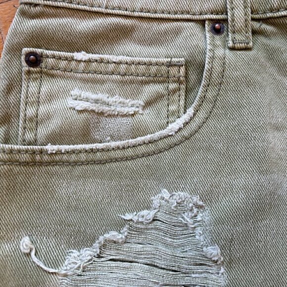 NWT Urban Outfitters | BDG Dropped Waist Distressed Destroy Denim Short - Picture 10 of 13